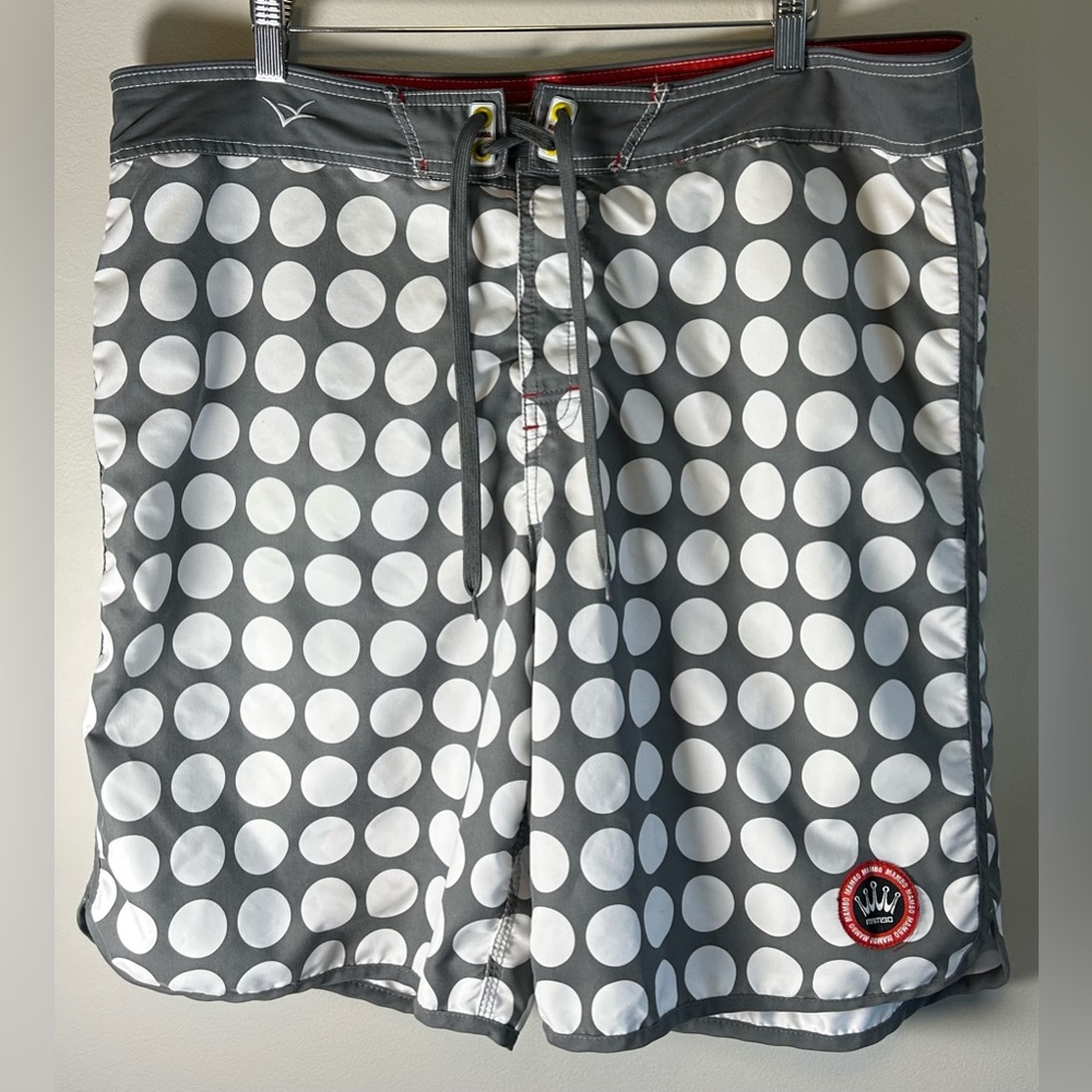 Mambo Surf De Luxe Mens Board Shorts Size 38 Gray Poka Dots Swim Wear Mambo+ EUC